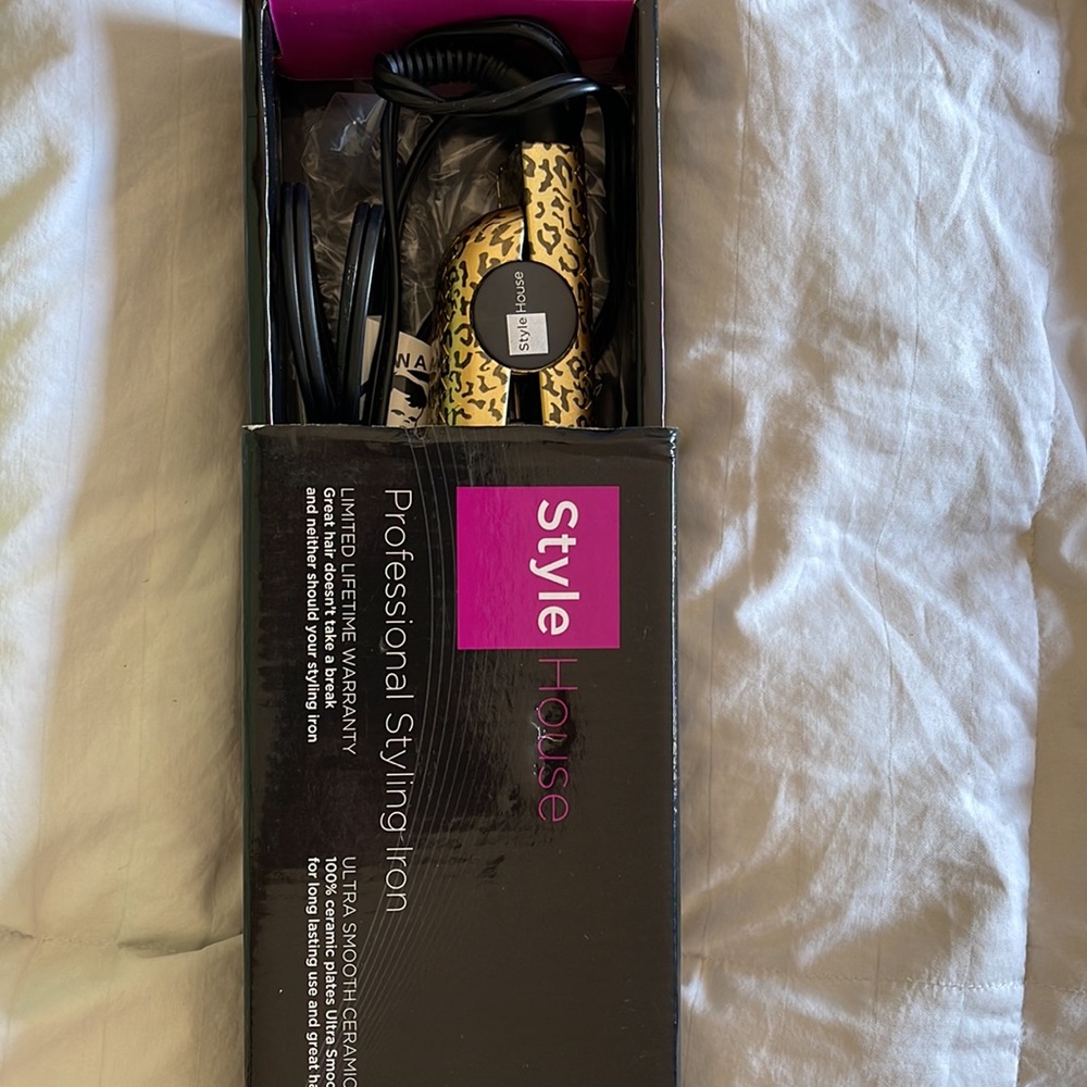 Style House Straightener NEW